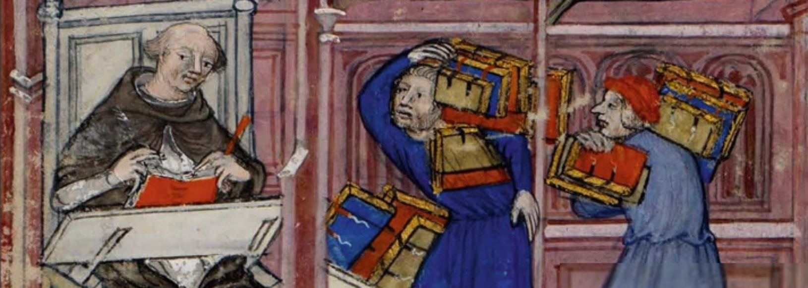 Ein Gelehrter - Vinzenz von Beauvais - sitzt an seinem Pult und liest, zwei Mitarbeiter schleppen Bücher heran.