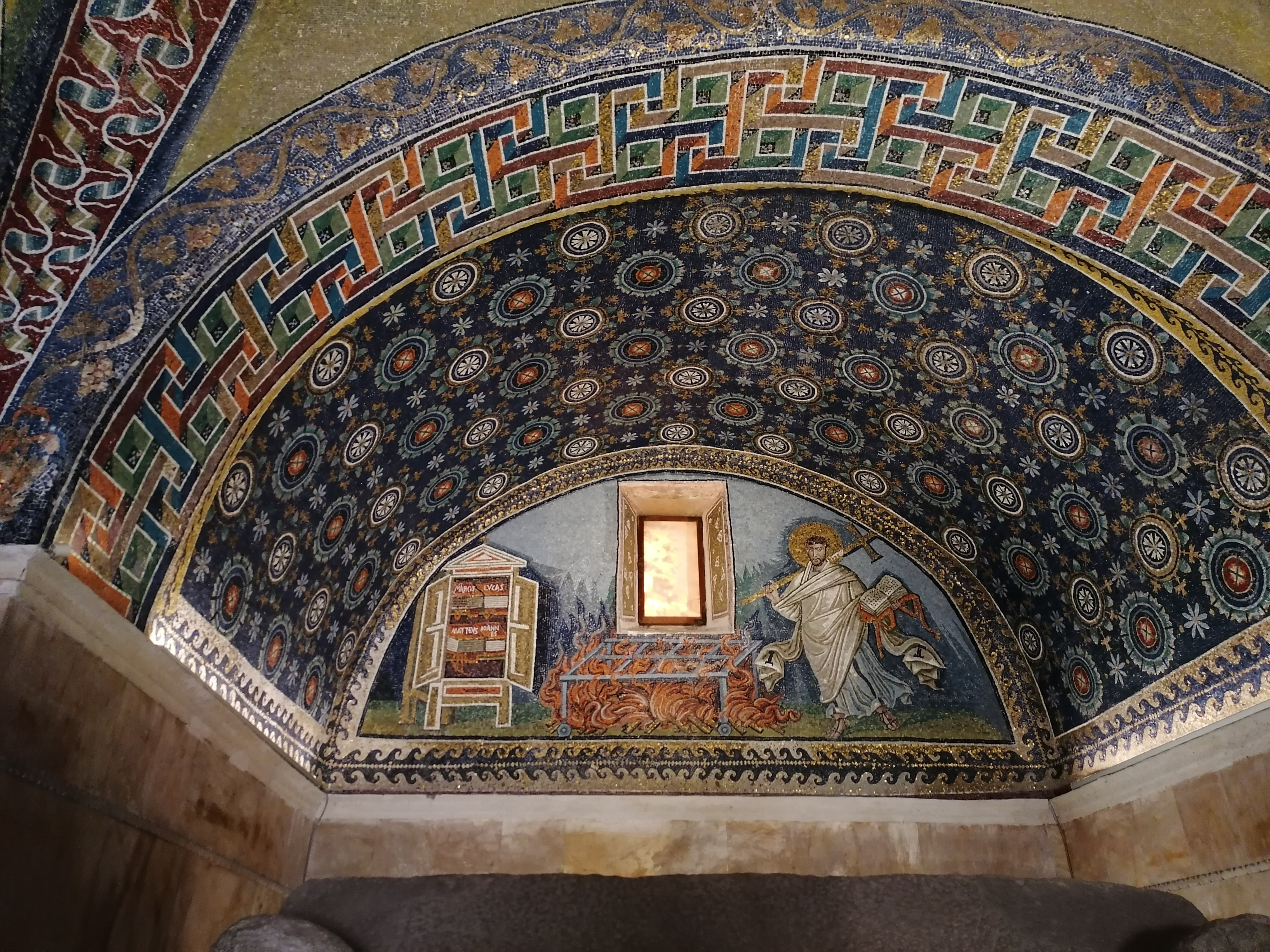 Spätantikes Deckenmosaik aus Ravenna